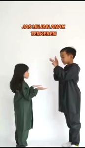 Jas Hujan gravity tebal dan kuat setelan anak-anak laki2 perempuan usia 3-14 Tahun nyaman dipakai.