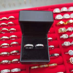 Engagement Ring Couple 18k White Gold Commercial Not Pawnable