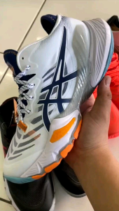 Sepatu Olahraga Pria Berkualitas: Sepatu Volly Impor & Sepatu Badminton Impor