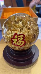 Quả cầu pha lê dát vàng để bàn thờ Thần tài bàn làm việc phòng khách kích tài lộc thu hút tài lộc may mắn