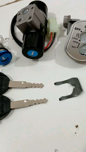 Kunci Kontak Set Plus Jok Vario Karbu Lama