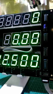 LAYAR DISPLAY POM MINI DIGITAL MERAH DAN HIJAU SUDAH TERMASUK KABEL IDC 40CM