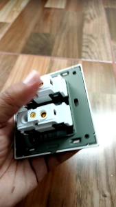 Pemilihan Saklar Lampu Berkualitas Tinggi & Indikator LED