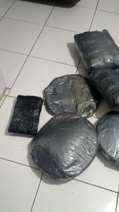 MOTIF BARU Bonus setir sarung jok truk canter ragasa dyna elf macam hino dutro traga elf giga