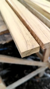 ไม้สักรีดเรียบสองด้านขนาดหน้า3.2ซมหนา1.2ซมยาว40-100ซม