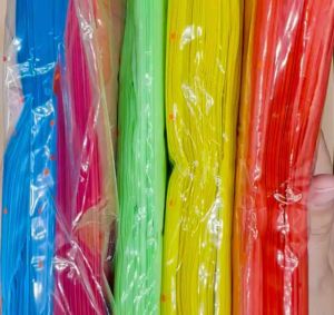 ถุงพลาสติกหูหิ้วสี ดอกบัว บาง เหนียว สีสดใส ไม่มีกลิ่น แพค 1/2 kg(พร้อมส่ง)