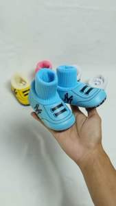 Sepatu bayi kaoskaki anak newborn model enye usia 1-12 bulan