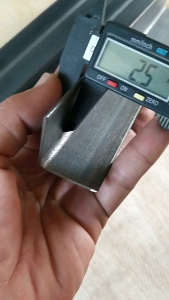 Besi Siku 35 x 35 Harga Per 1 Kg Panjang 32 cm Tebal 25 cm Isi 4 Pics