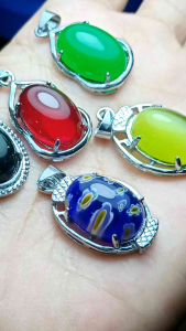 Bandulan Liontin Pria dan Wanita Merah Siam Giok Hijau Ceteye Pasir Intan Hijau dan Teratai Biru