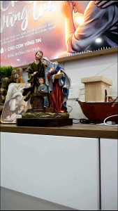 Tượng Công Giáo Gia Đình Thánh Gia phong cách Châu Âu kích thước 30cm.