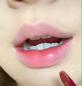 CAPPUVINI GLASS LipGloss Korean Lip Gloss Water LipGloss Mirror Korean Lipstick Lip Tint Glossy Lipstick