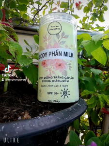 Kem body kích trắng dữỡng trắng da Body Phấn Milk1000ml.có tem 💯 .