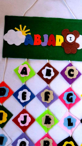Hiasan dinding gantungan dinding hiasan sekolah gantungan hijaiyah gantungan huruf abjad gantungan angka Handmade bahan flanel 100% handmade