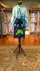 Kinan Tunik Viscos by Dian Pelangi LIMITED EDITION Blouse Baju Atasan Kemeja Blus Outfit Busui Kerja Kantor Pesta Pernikahan Kondangan Casual Formal Wanita Hijaber Cantik Anggun Modis Modern Elegan Mewah Model Korea Terbaru Motif Jumputan Kekinian