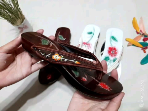 sandal teplek wanita/kelom geulis japit bordir/sandal kayu ukir
