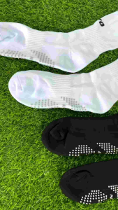 Kaos Kaki Avo Panjang Anti Slip Hitam Putih untuk Futsal Sepak Bola Olahraga Outdoor Pria Wanita