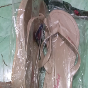 sandal model jepit tebal glanstone untuk wanita