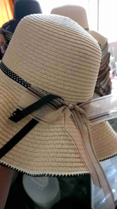 Topi pantai wanita lebar pita hitam impor anti UV sinar matahari