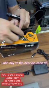 Đèn LAZE MÀU ĐỎ dấu CỘNG (+) dấu TRỪ (-) dấu Chấm(.) HÃNG PROF ĐẾ NAM CHÂM HÚT Dùng để canh vải sọc trong nghành may
