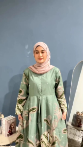 Baju Batik Couple Keluarga: Desain Batik Pasangan Suami Istri Terbaru
