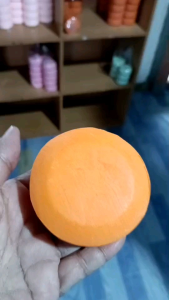 สบู่อัดก้อนขนาด100กรัมกลิ่นหอมฟองเยอะ แถมฟรีถุงตีฟอง