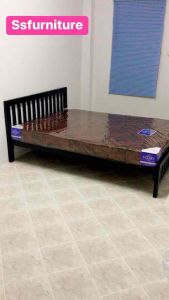 เตียงเหล็กพร้อมที่นอนขนาด 3.5ฟุต 5ฟุต 6ฟุต พร้อม(พื้นไม้อัดแท้ 100 เปอร์เซ็นต์)ไม่ใช่พื้นไม้ MDF รับน้ำหนักได้ถึง 200 กก