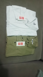 Kemeja Pria Lengan Panjang Polos Uniqlo