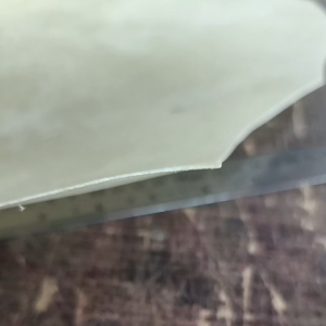 หนังวัวแท้ ถอดขน สีขาวนวลตัดกลม ใส่กลอง งานฝีมือ สามารถสั่งได้ มีหลายขนาดตามต้องการ