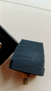 STOPER SAYAP DEPAN ATAS MITSUBISHI L-300 /COLT T-120 BAN & KW 1PCS