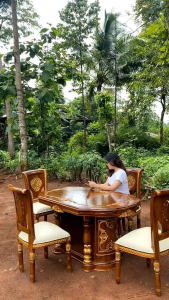 Kursi & Meja Makan Kayu Jati Salina Gendong 4 Kursi Ukiran Jepara