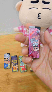 BZ 016 Crayon Sin Chan Design Windproof Lighter (random)