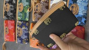 กระเป๋าใส่เหรียญ ลายช้างป่า ปากโค้ง ขนาด 3x5 นิ้ว