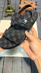 Xăng đan nam quai hậu dập vân Caro trẻ trυng dép sandal nam thời trang đế mỏng khâu toàn bộ chắc chắn thời trang nam 2025 mẫu E1 Dép Sandal Nam