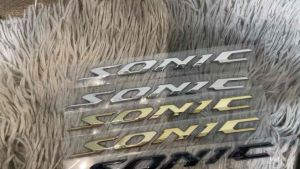 Tem chữ nổi 3D Sonic 150 tem nổi gia công sắc nét (giá 1 cặp)