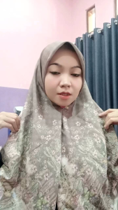 Hijab Segi Empat Motif/ Jilbab Segi Empat Motif/ Hijab Voal Sublim/ Hijab Motif Cantik/ Hijab Motif Lucu
