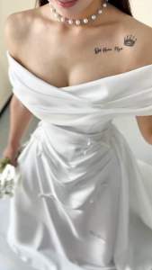 Váy cưới suông vai ngang đính nơ đi bàn có bigsize