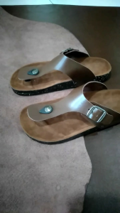 Sandal Pria dan Wanita Sandal kulit Asli