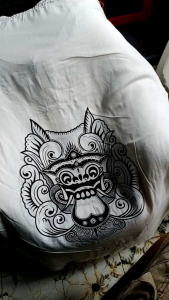 Baju Barong Tradisional Bali Spesialis Putih Motif Lukis Ukuran Dewasa