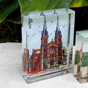 Khối pha lê chặn giấy 8x6x2cm quà tặng lưu niệm để bàn có in tranh vẽ danh lam thắng cảnh quê hương Việt Nam