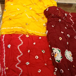 Selendang Motif Jumputan: Aksesoris Pakaian Wanita