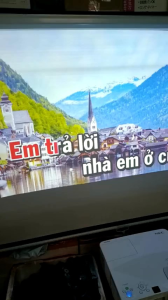 Máy chiếu siêu gần Nec-um330w. đo sáng 3400lm.bóng chiếu đã dùng 18h