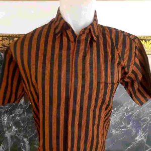 Kemeja Lurik Lengan Pendek: Bahan Tenun Halus