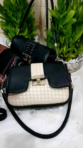 Tas Selempang Wanita / Tas Fashion Wanita Terbaru