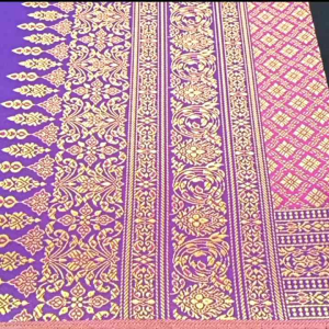 ผ้าไหมเทียม ลายพิกุล สีม่วง ผ้าไทย ผ้าสังเคราะห์ ผ้าทอลายทั้งผืน ผ้าไหว้ ผ้าของชำร่าง สีเส้น ขนาด 2 หลา ประมาณ 100*180 cm