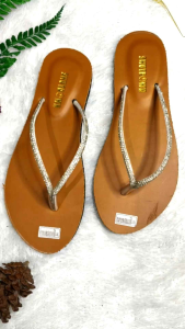 Sandal teplek wanita jepit mutiara sol karet ringan dan anti slip
