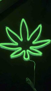 ป้ายไฟ ป้ายไฟร้าน ป้ายไฟนีออน ป้ายไฟตกแต่งผนัง ป้ายไฟled ป้ายไฟวิ่ง ใบเขีบว งานอะคลิลิตใส