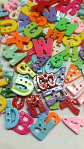 เลือกเองได้ เริ่มที่3บาท กระดุมติดชื่อ กระดุมอักษรภาษาอังกฤษ กระดุมตัวอักษรABC กระดุมตัวเลข