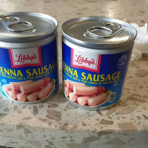 Libbys Vienna Sausage - Made with chicken beef and pork added in chicken broth. 130g (4.6 OZ)