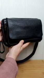 handbag besar model tutup kulit Sapi warna hitam