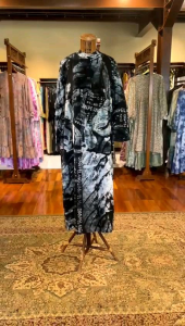 Liana Daily Kaftan by Dian Pelangi LIMITED EDITION Busana Muslim Baju Maxi Dress Gamis Abaya Gaun Batik Wanita Cantik Anggun Modis Modern Casual Formal Model Motif Terlaris Terbaru Kekinia